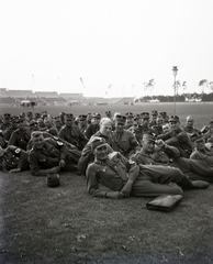 Németország, Berlin, Maifeld az Olimpiai Stadion felől nézve, német tábori csendőrök., 1938, Hegedűs Judit, horogkereszt, német katona, Fortepan #92976