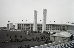 Németország, Berlin, az Olimpiai Stadion főbejárata., 1938, Hegedűs Judit, horogkereszt, Fortepan #92980