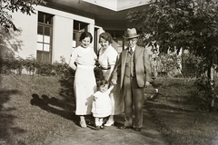 1936, Holenár Csaba és Edina, family, garden, kid, old person, generations, Fortepan #93119