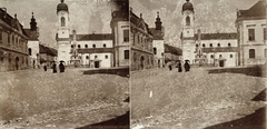 Magyarország, Veszprém, Szentháromság tér, Szentháromság-szobor, mögötte a Szent Mihály-székesegyház. A felvétel 1894-ben készült., 1900, Kiss László, Dabasy Fromm Géza, napernyő, sztereófotó, toronyóra, szentháromság szobor, Fortepan #93381