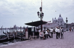 Olaszország, Velence, Riva degli Schiavoni, háttérben a Santa Maria della Salute fogadalmi templom., 1968, Közösségi Szociális Szövetkezet, színes, Bazilika, barokk-stílus, katolikus, kupola, Baldassare Longhena-terv, Fortepan #93426