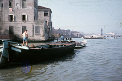 Olaszország, Velence, balra a Sacca San Girolamo, jobbra a távolban a Ponte della Libertà., 1968, Közösségi Szociális Szövetkezet, hajó, színes, csónak, Fortepan #93428