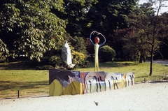 France, Paris, Jardins des Champs-Elysées, Alphonse Daudet francia regényíró szobra (René de Saint-Marceaux), 1976, Közösségi Szociális Szövetkezet, colorful, sculpture, Fortepan #93450