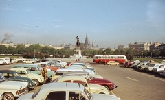 Ausztria, Bécs, Heldenplatz, Károly főherceg lovasszobra., 1967, LHM, színes, autóbusz, szobor, teherautó, Citroen-márka, automobil, Opel Rekord, lovas szobor, Volkswagen Bogár, Citroen DS, Fortepan #93504