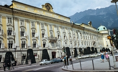 Ausztria, Innsbruck, Hofburg., 1967, LHM, színes, barokk-stílus, palota, automobil, Fortepan #93520