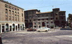 Olaszország, Ravenna, Piazza Caduti per la Libertà, szemben a Palazzo della Provincia., 1969, LHM, színes, tér, Fortepan #93539