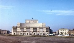 Lengyelország, Varsó, Pilsudski tér (azelőtt Győzelem tér, plac Zwyciestwa), szemben a Nemzeti Színház., 1973, LHM, színes, színház, Fortepan #93548