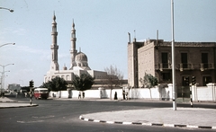 Iraq, Baghdad, Um Al Tubool mecset., 1976, LHM, colorful, bus, mosque, Fortepan #93562