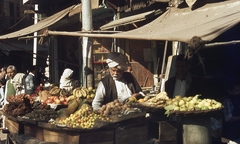 India, 1972, Lőw Miklós, colorful, market, fruit, turban, banana, awning, Fortepan #93673