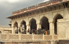 India, Agra, Red Fort (Vörös Erőd), Diwan-i-Khas, azaz a magánaudienciák csarnoka., 1972, Lőw Miklós, colorful, fort, soldier, Mughal architecture, Fortepan #93689