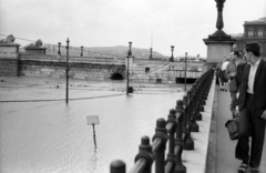 Magyarország, Budapest V., pesti alsó rakpart a Széchenyi Lánchíd hídfőjénél, az elöntött villamos aluljáróval., 1965, Misányi Olivér, árvíz, Budapest, Fortepan #93780