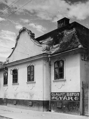 Hungary, Sárospatak, Rákóczi út 24., a Boros-ház., 1930, Vajkai Aurél, ad, chimney, pediment, concreting, cement factory, Baroque-style, Fortepan #93885