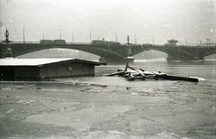 Magyarország, Budapest XIII., pesti alsó rakpart az Újpesti rakpart alatt, szemben a Margit híd., 1940, Pálfi András, árvíz, Duna, Budapest, Duna-híd, Ernest Goüin-terv, Fortepan #94013