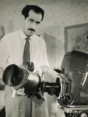 Magyarország, Schuller Imre operatőr, filmrendező., 1958, Schuller Judit, férfi, filmkamera, Arriflex-márka, Fortepan #94094