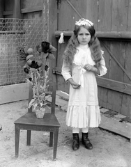 1915, Fortepan, religion, yard, girl, flower, First Communion, kid, long-haired, Fortepan #9410