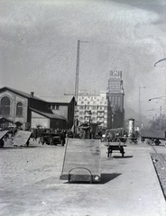 Magyarország, Budapest VIII., Fiumei út a Teleki László térnél. Háttérben az OTI székház tornya., 1940, Vaskapu utca, Budapest, Fortepan #94390