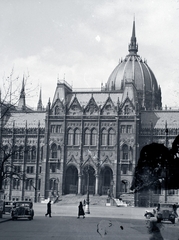 Hungary, Budapest V., Parlament az Alkotmány utcából nézve., 1939, Vaskapu utca, Imre Steindl-design, Neo-Gothic-style, eclectic architecture, Budapest, Fortepan #94414