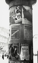 Magyarország, Budapest V.,Budapest VI., Bajcsy-Zsilinszky út a Markó utca és az Alkotmány utca között., 1959, Várkonyi Ádám, plakát, hirdetőoszlop, Budapest, Fortepan #94548