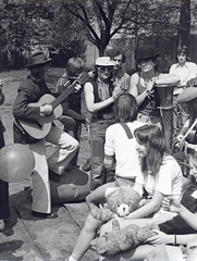 Magyarország, Dombóvár, Bajcsy-Zsilinszky utca, a Gőgös Ignác (később Illyés Gyula) Gimnázium udvara., 1974, Erky-Nagy Tibor, Fortepan #94628