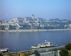 Magyarország, Budapest V., a budai Vár és a Lánchíd utca házai a Vigadó épületéből nézve, előtérben a Vigadó téri hajóállomás., 1969, UVATERV, hajó, színes, villamos, gőzhajó, Ganz UV, Kőrös/Verecke hajó, Budapest, Fortepan #94833