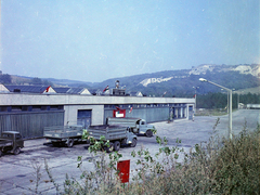 Magyarország, Tatabánya, Tarjáni út 1., Tatabányai Szénbányák Gépkocsi Üzeme., 1971, UVATERV, színes, Tatra-márka, teherautó, UAZ-márka, Csepel-márka, Fortepan #94916