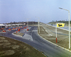 Magyarország,Balaton, Siófok, M7-es, benzinkút a 94-es km-nél., 1971, UVATERV, színes, benzinkút, Agip-márka, Fortepan #94949