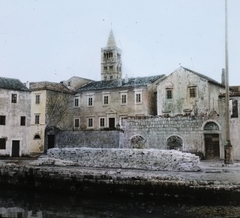 Horvátország,Adria,Rab sziget, Rab, az Obala Petra Krešimira házai az Adriáról nézve, háttérben a Szűz Mária-templom (Crkva Svete Marije) harangtornya., 1908, Magyar Földrajzi Múzeum / Diagyűjtemény, harangtorony, Fortepan #95021