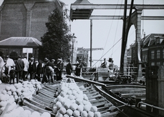 Hollandia, Alkmaar, Waagplein, sajtpiac., 1935, Magyar Földrajzi Múzeum / Diagyűjtemény, piac, sajt, Fortepan #95059