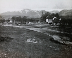 Szlovákia, Liptószentmiklós, a Vág folyó partja., 1907, Magyar Földrajzi Múzeum / Diagyűjtemény, folyó, hegy, Tátra hegység, Fortepan #95066