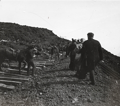 Italy, Naples, a Vezuvra vezető Funiculare megsemmisült sinpályája az 1906. április 9-i vulkánkitörés után., 1906, Magyar Földrajzi Múzeum / Diagyűjtemény, Fortepan #95069