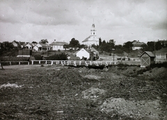 Románia,Erdély, Tenke, szemben a katolikus templom, balra a plébánia épülete., 1904, Magyar Földrajzi Múzeum / Diagyűjtemény, templom, híd, utcakép, Fortepan #95128