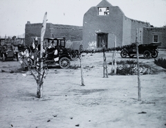 Amerikai Egyesült Államok, Új-Mexikó állam, Tesuque, a pueblo indiánok egyik települése., 1910, Magyar Földrajzi Múzeum / Diagyűjtemény, harang, automobil, Fortepan #95133