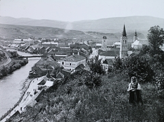 Szlovákia, Breznóbánya, a város látképe, balról a Garam folyó, a Várostorony, az evangélikus templom és a római katolikus templom., 1907, Magyar Földrajzi Múzeum / Diagyűjtemény, templom, híd, folyó, népviselet, torony, madártávlat, Fortepan #95141