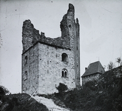 Hungary,Danube Bend, Visegrád, az Alsóvár lakótornya / Salamon-torony, jobbra vár északi kaputornya., 1906, Magyar Földrajzi Múzeum / Diagyűjtemény, castle ruins, Fortepan #95146