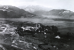 Slovakia, Jasenie, Kis-Kapocs gyártelep, az Egyesült Magyarhoni Üveggyárak Rt. üveggyára., 1912, Magyar Földrajzi Múzeum / Diagyűjtemény, picture, mountain, factory, industry, Fortepan #95162