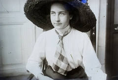 1910, Magyar Földrajzi Múzeum / Kerekes J. Zoltán, portrait, hat, tie, woman, skirt, blouse, Fortepan #95183