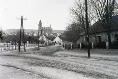 Magyarország, Zsámbék, szemben a premontrei templom., 1929, Schermann Ákos, Schermann Szilárd, templom, utcakép, rom, katolikus, Premontrei rend, Fortepan #95394