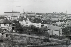 Hungary, Budapest XII., előtérben az Ügyész utca, szemben a Kék Golyó utca házsora, felette a budai Vár és a Graf Zeppelin léghajó., 1931, Schermann Ákos, Schermann Szilárd, Budapest, Fortepan #95427