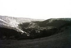 Slovakia, Hačava, látkép a falu határából, középen a Kisboldogasszony-templom., 1931, Schermann Ákos, Schermann Szilárd, Czechoslovakia, landscape, valley, Fortepan #95437