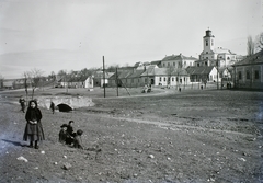 Magyarország, Biatorbágy, Fő utca - Dózsa György út sarok. Jobbra a Szűz Mária neve templom (Torbágyi templom)., 1932, Schermann Ákos, Schermann Szilárd, látkép, népviselet, Fortepan #95458