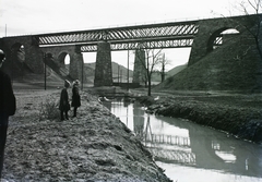 Magyarország, Biatorbágy, vasúti viadukt., 1932, Schermann Ákos, Schermann Szilárd, vasúti híd, Fortepan #95461