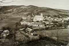 Magyarország, Bárna, a község látképe, szemben a római katolikus Nagyboldogasszony-templom., 1933, Schermann Ákos, Schermann Szilárd, látkép, templom, Fortepan #95491