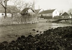 Magyarország, Kemence, Kemence-patak, háttérben a római katolikus Kisboldogasszony-templom., 1936, Schermann Ákos, Schermann Szilárd, Fortepan #95550