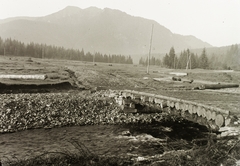 Szlovákia, Liptói-havasok, az Osobita csúcs a Tichá dolina felől nézve. Előtérben az Oravica patak., 1935, Schermann Ákos, Schermann Szilárd, Fortepan #95573