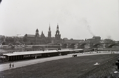 Németország, Drezda, Augustusbrücke az Elba folyón, a túlparton a Residenzschloss és a Hofkirche., 1927, Schermann Ákos, Sztehlo Borbála, templom, barokk-stílus, katolikus, székesegyház, Gaetano Chiaveri-terv, Fortepan #95679