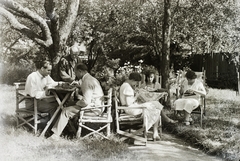 Slovakia, Spišská Nová Ves, 1930, Schermann Ákos, Schermann Szilárd, chess, handcraft, leg over leg, Fortepan #95706