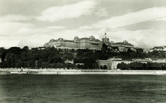 Magyarország, Budapest I., a Királyi Palota (később Budavári Palota) és a budai Duna-part a pesti oldalról nézve., 1941, Schermann Ákos, hajó, látkép, gőzhajó, Duna, lapátkerekes hajó, Budapest, Fortepan #95972