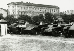 Magyarország, Budapest XII., Vérmező, háttérben a Krisztina körút házsora, balra a Hajnóczy József utca torkolata., 1941, Schermann Ákos, szovjet gyártmány, harckocsi, harcjármű, Budapest, Renault FT-17, T-70 tank, BA-64 páncélautó, T-60 tank, Fortepan #95975