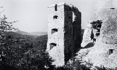 Slovakia, Hostie,Topoľčianky, Hrussó vára (Hrad Hrušov) a települések közelében., 1930, Schermann Ákos, castle ruins, castle, Fortepan #95999