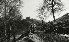 Slovakia, Šášovské Podhradie, a Garam folyó partja, fenn Saskő vára., 1930, Schermann Ákos, Czechoslovakia, castle ruins, Fortepan #96003